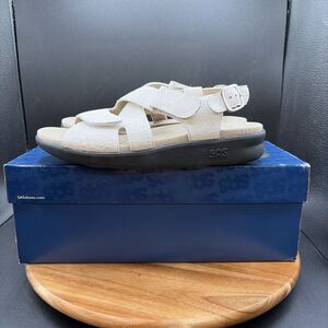 SAS Huggy Women’s Size 7 W Leather Sandals Vanilla White EZ Cross Strap & Buckle
